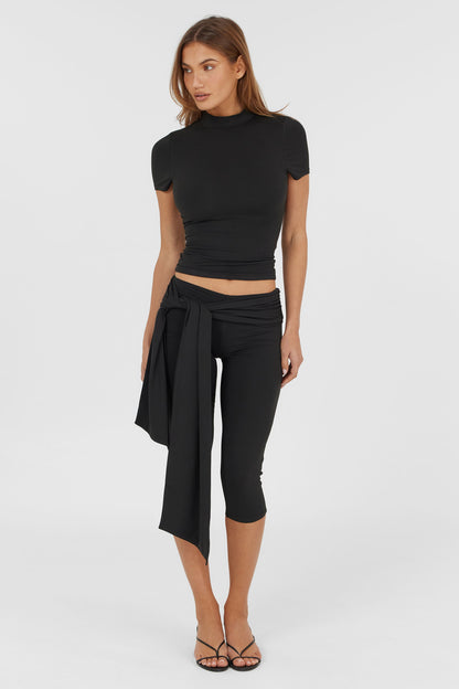Elvira Capri Black