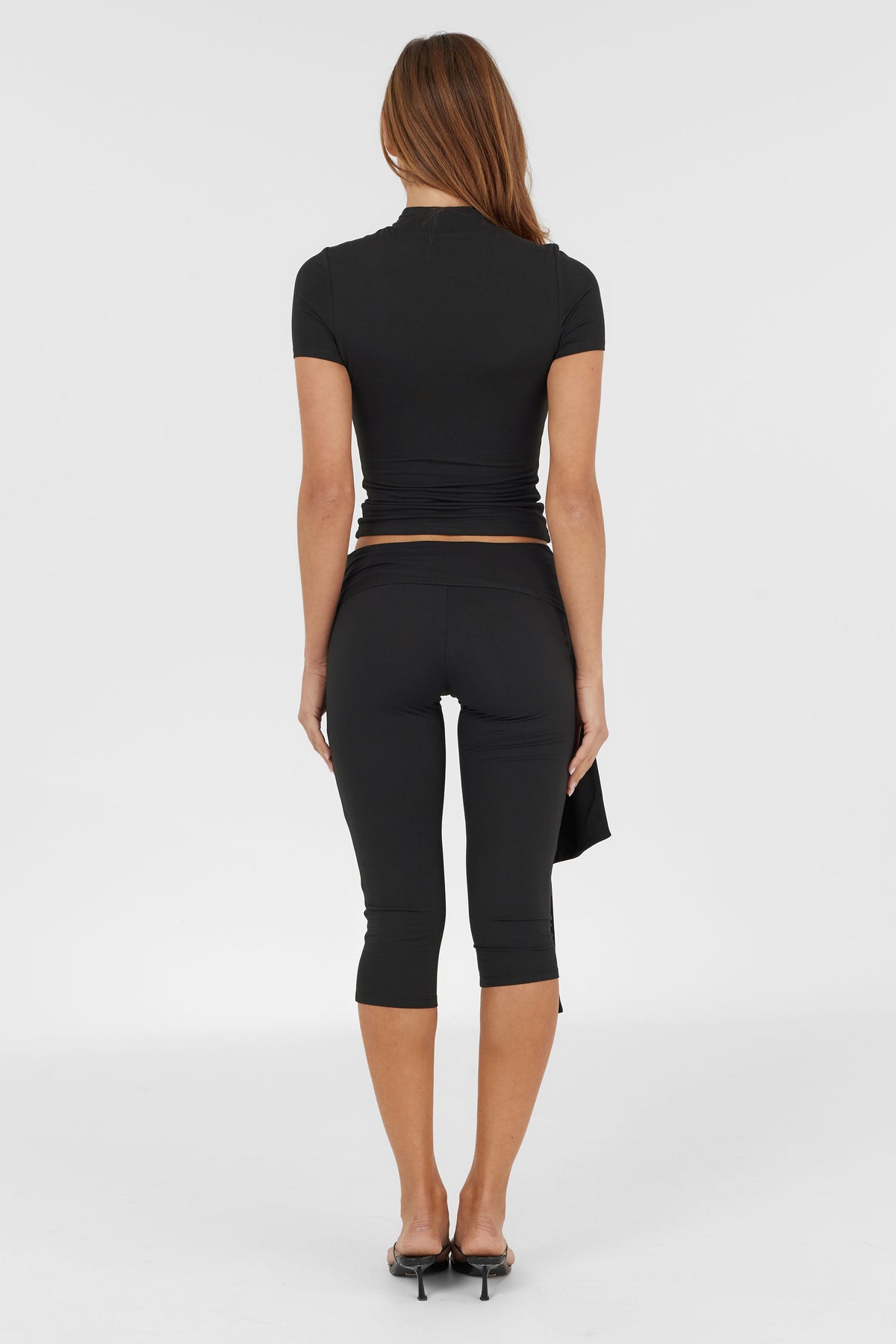 Elvira Capri Black