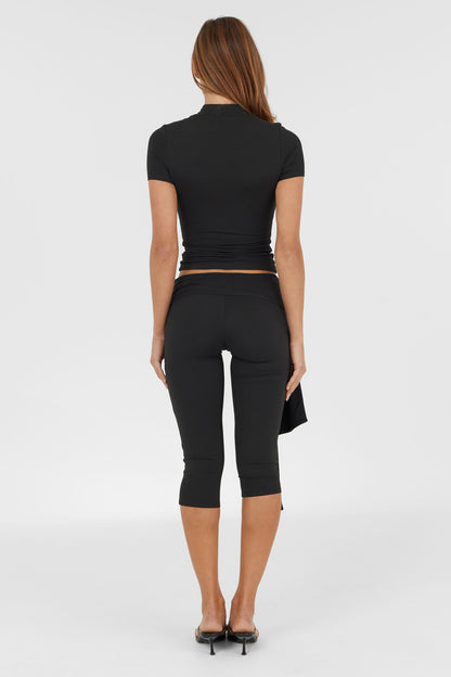 Elvira Capri Black