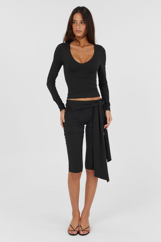 Elvira Capri Black